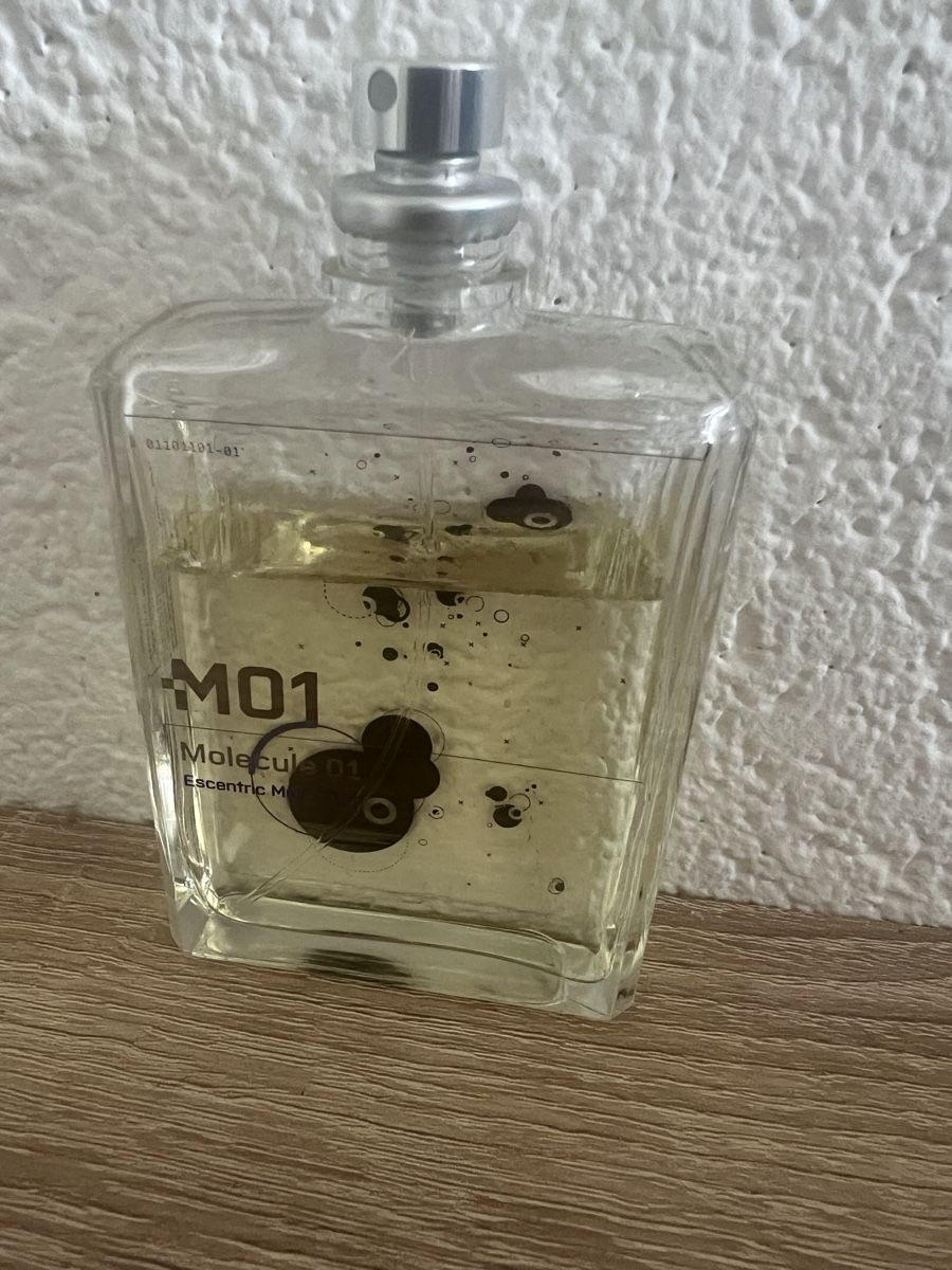 Parfums & Eau de Toilette: Molecule 01 Escentric Molecules, 2 ml – D'occasion à Sursee par nri_g5z8